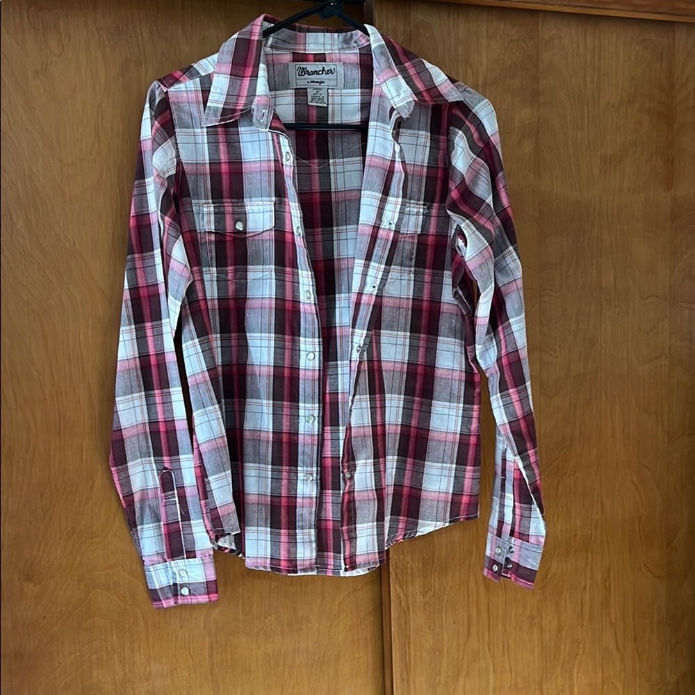 Wrangler pink,white, and black pearl snap